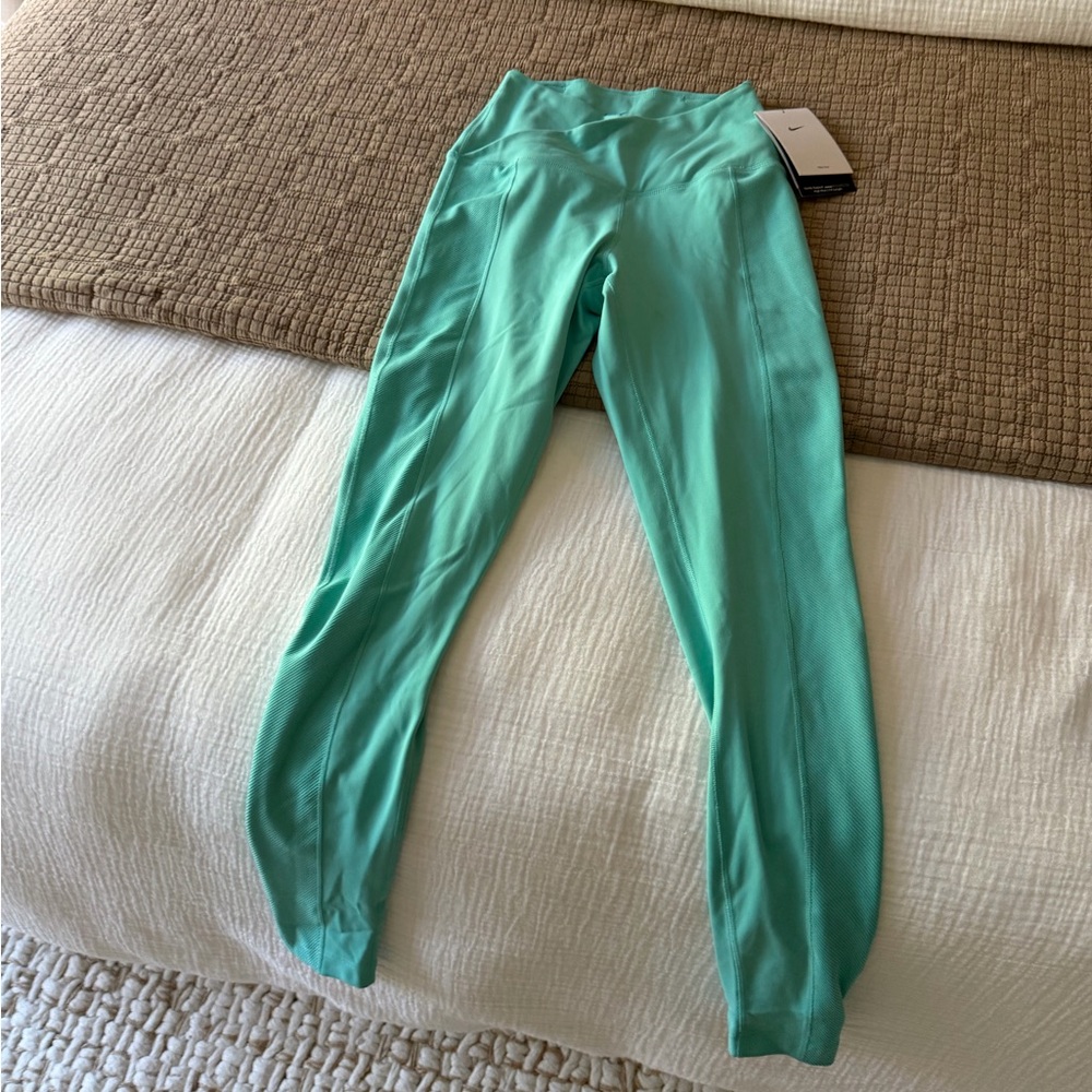 Nike Aqua High-Waisted Leggings